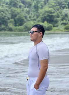 Grwn - Male escort in Manila Photo 4 of 5