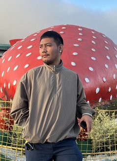 Grwn - Male escort in Manila Photo 5 of 6