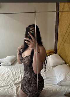 Gudgaon top Indian or rassian - puta in Gurgaon Photo 2 of 2