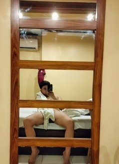 GUDJM - Acompañantes masculino in Manila Photo 7 of 8