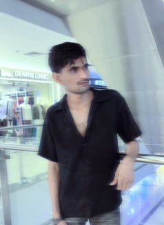 Gufrandk - Acompañantes masculino in Mumbai Photo 2 of 4