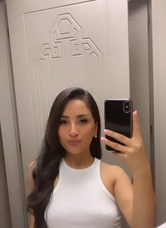 Gugg - puta in Doha Photo 9 of 9