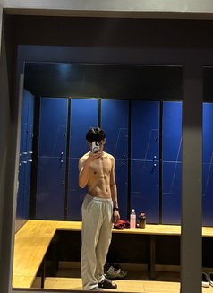 Guitar M - Masajista in Phuket Photo 2 of 5