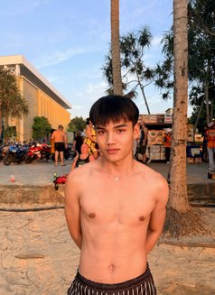 Guitar M - Masajista in Phuket Photo 4 of 5