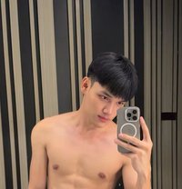 Guitar M - masseur in Phuket