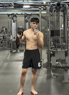 Guitar M - masseur in Phuket Photo 8 of 9