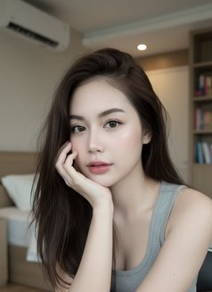 Guitar - puta in Kuala Lumpur Photo 1 of 5