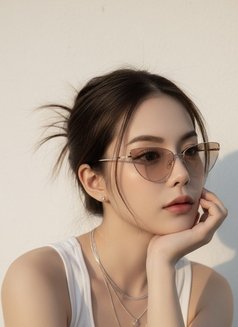 Guitar - puta in Kuala Lumpur Photo 4 of 5