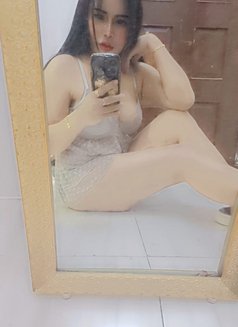 Guitar - puta in Muscat Photo 20 of 20