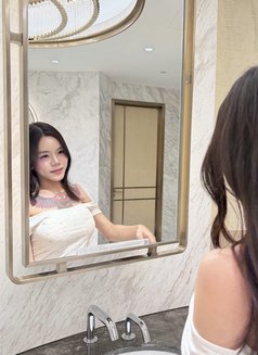 Guitar - Transsexual escort in Singapore Photo 3 of 5