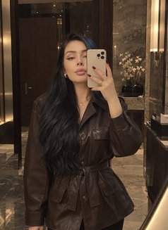 Gül - escort in İstanbul Photo 1 of 8
