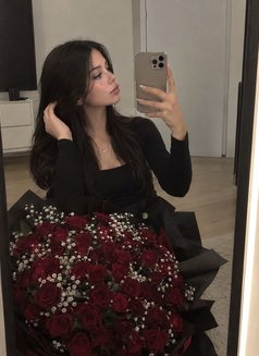 Gül - escort in İstanbul Photo 6 of 8