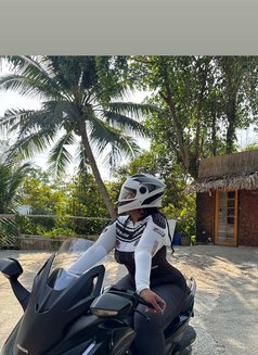 Gun fat A$$ natural - puta in Phuket Photo 16 of 26