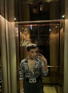Güneş - Male escort in İstanbul Photo 2 of 7