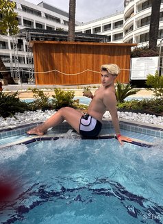 Güneş - Male escort in İstanbul Photo 6 of 7