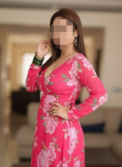 Gunjan - escort in Bangalore Photo 5 of 9