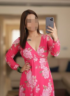 Gunjan - escort in Bangalore Photo 6 of 9