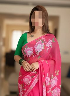 Gunjan - escort in Bangalore Photo 7 of 9