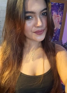 Gunjan - puta in Bangalore Photo 7 of 7