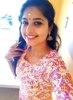 Gunjan - escort in Chennai Photo 1 of 2