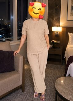 🟢CAM📸ANAL🥀 QUEEN🥀AIRHOSTESS/NO AGENT - puta in New Delhi Photo 9 of 17