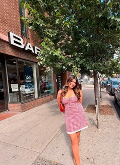 Gurgaon escort - puta in Gurgaon Photo 6 of 6