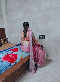 Gurgaon House Wife - puta in Gurgaon Photo 5 of 19
