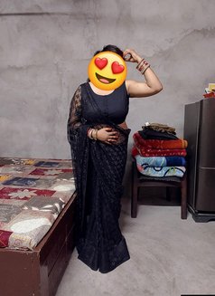 Gurgaon House Wife - puta in Gurgaon Photo 18 of 19