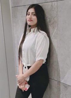 High Profile Escorts - puta in Gurgaon Photo 1 of 12