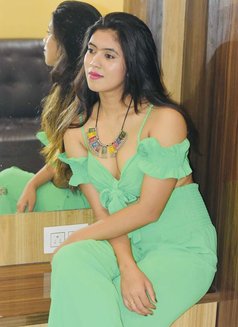 High Profile Escorts - puta in Gurgaon Photo 2 of 12
