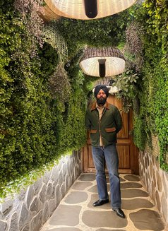 Guri Gill - Male escort in Chandigarh Photo 2 of 5