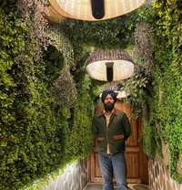 Guri Gill - Acompañantes masculino in Chandigarh