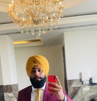 Guri Gill - Acompañantes masculino in Chandigarh