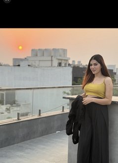 Gurleen Kaur - puta in New Delhi Photo 18 of 21