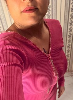 Gurleen Kaur - puta in New Delhi Photo 6 of 8