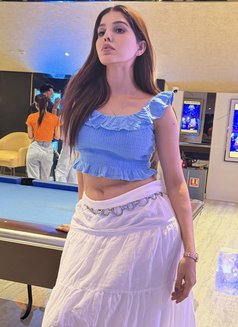 Gurleen Kaur - escort in New Delhi Photo 16 of 18