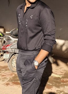 Guru - Male adult performer in Coimbatore Photo 2 of 2