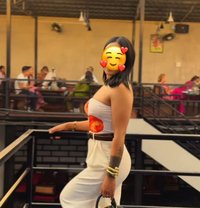 Gurung Rajni - puta in Kathmandu