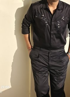 Guruu - Male adult performer in Coimbatore Photo 2 of 3