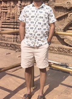 Guruu - Male adult performer in Coimbatore Photo 2 of 2