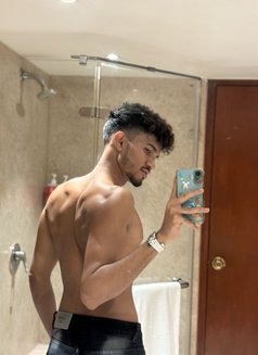 Gurx - Male escort in Gurgaon Photo 1 of 4