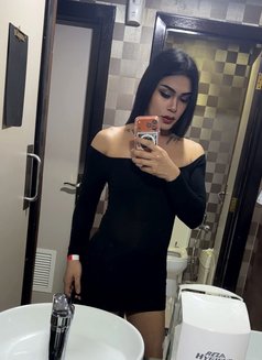 Gus’s Thawatchi - Transsexual escort in Al Manama Photo 5 of 12