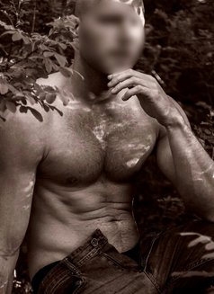 Gusi Escort - Male escort in Ho Chi Minh City Photo 3 of 4