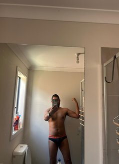 Guy - Male escort in Colombo Photo 2 of 2