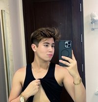 Gwapongbagets - Transsexual escort in Manila