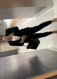 Gwen - escort in Doha Photo 6 of 7