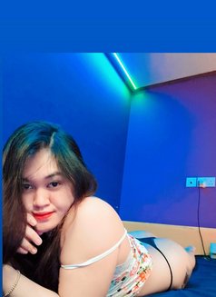 Gwen - escort in Dubai Photo 1 of 11