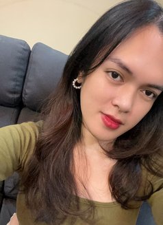 Gwen - Transsexual escort in Davao Photo 7 of 9