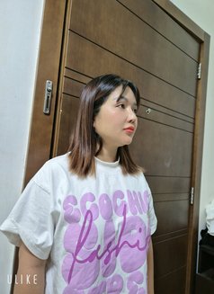 Gwen - escort in Singapore Photo 1 of 3