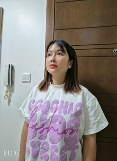 Gwen - escort in Singapore Photo 3 of 3